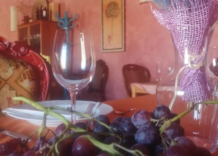 Palacio De * Guzmán